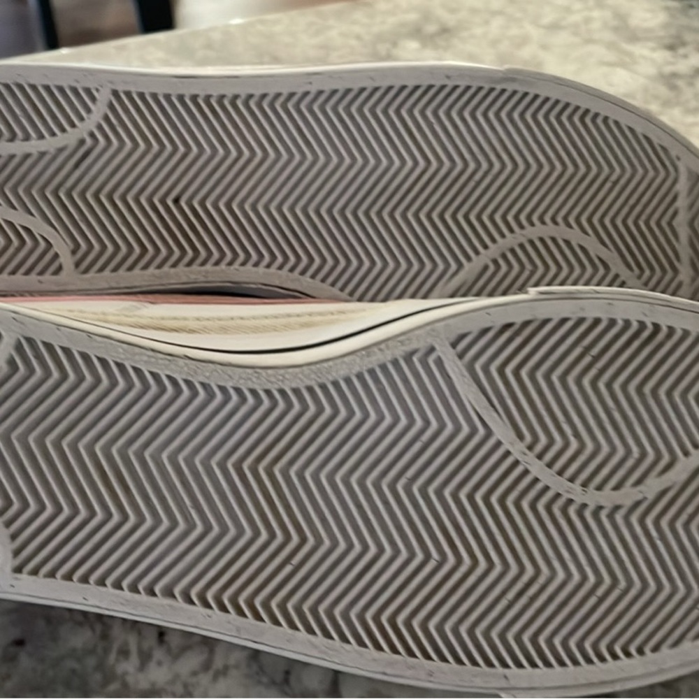 Women’s Nike size 9